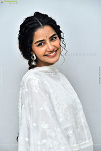 Anupama Parameswaran at Paradha Thank You Meet, HD Gallery 