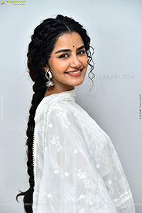 Anupama Parameswaran at Paradha Thank You Meet, HD Gallery 