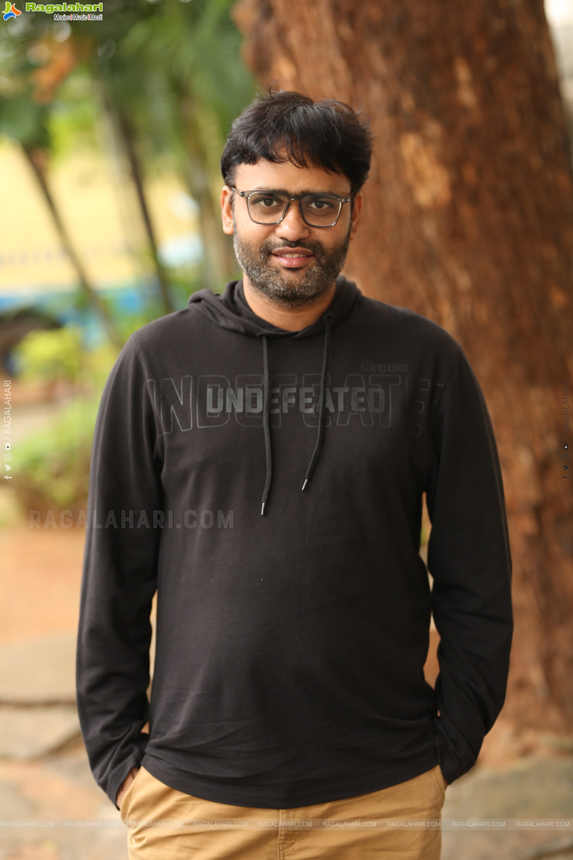 Director Praveen Kandregula at Paradha Interview, HD Gallery