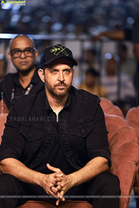 Hrithik Roshan stills at War2 Movie Pre Release Event
