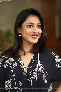 Madhu Shalini at Kanya Kumari Movie Press Meet, HD Gallery