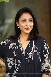 Madhu Shalini at Kanya Kumari Movie Press Meet, HD Gallery