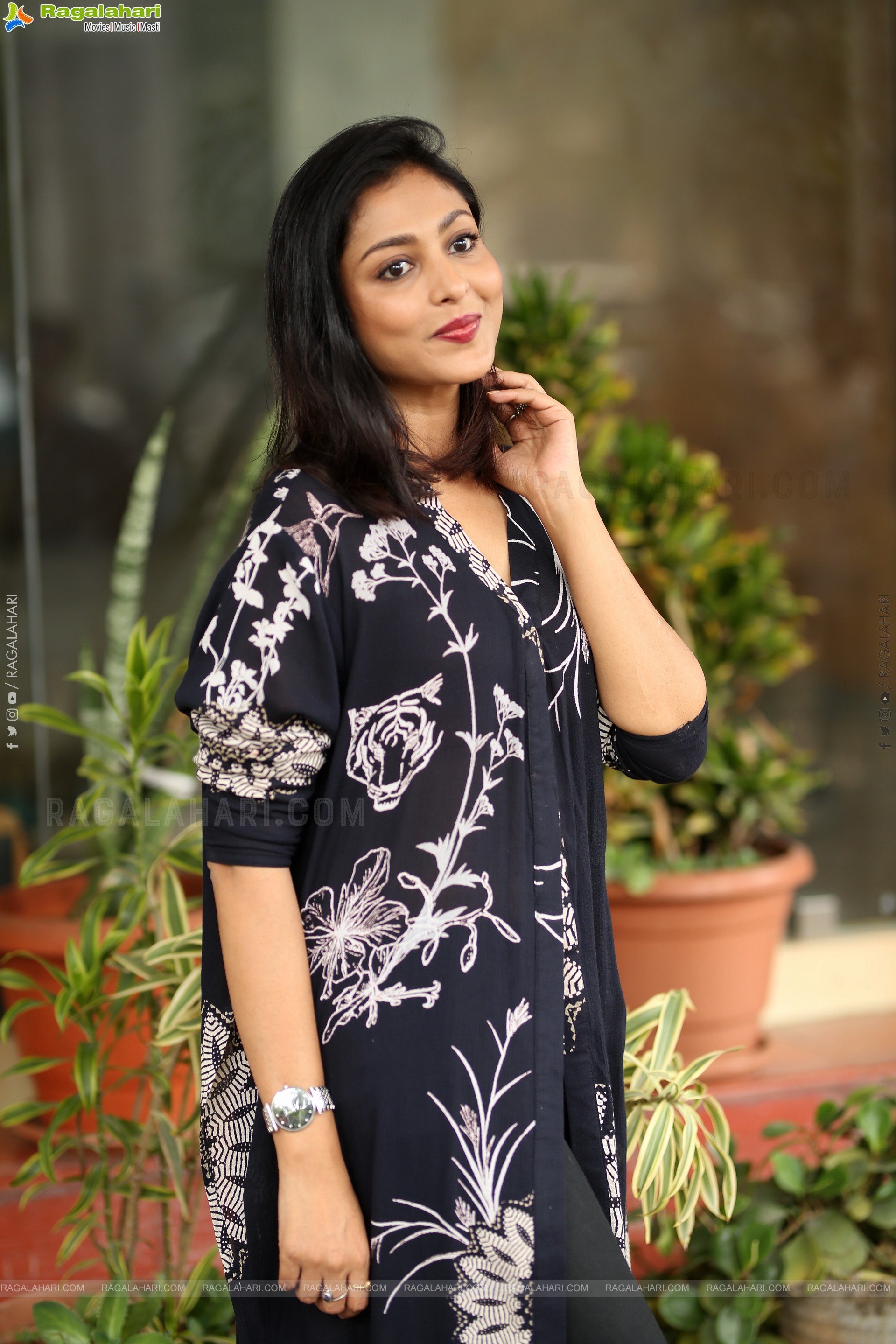 Madhu Shalini at Kanya Kumari Movie Press Meet, HD Gallery