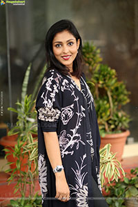 Madhu Shalini at Kanya Kumari Movie Press Meet, HD Gallery
