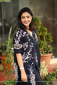 Madhu Shalini at Kanya Kumari Movie Press Meet, HD Gallery