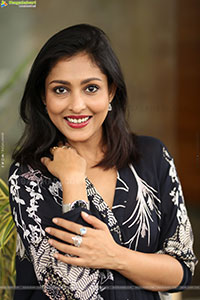 Madhu Shalini at Kanya Kumari Movie Press Meet, HD Gallery