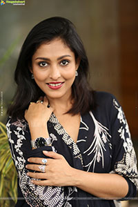 Madhu Shalini at Kanya Kumari Movie Press Meet, HD Gallery
