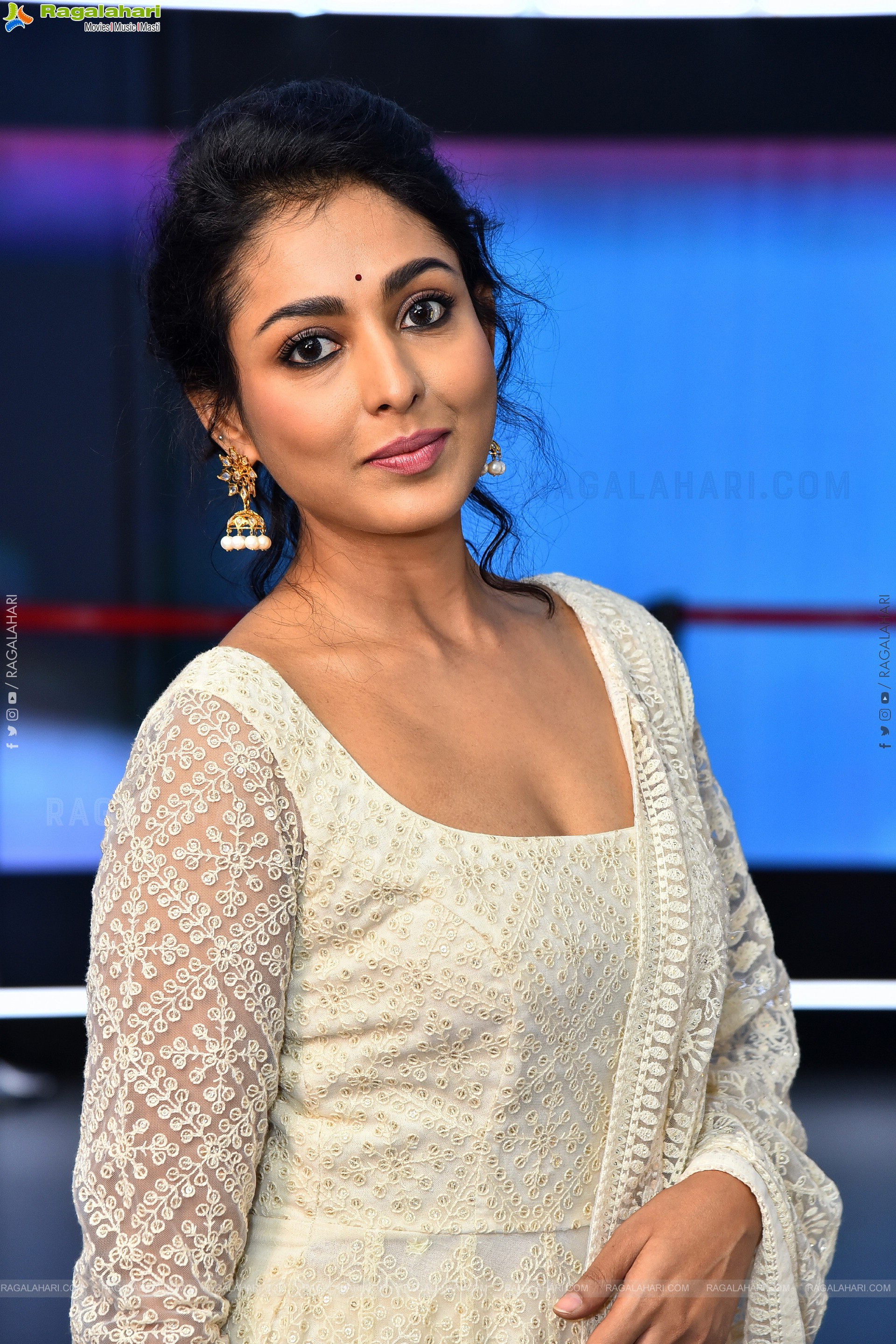 Madhu Shalini at Kanya Kumari Trailer Launch, HD Gallery
