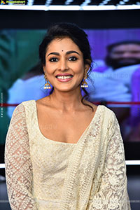 Madhu Shalini at Kanya Kumari Trailer Launch, HD Gallery