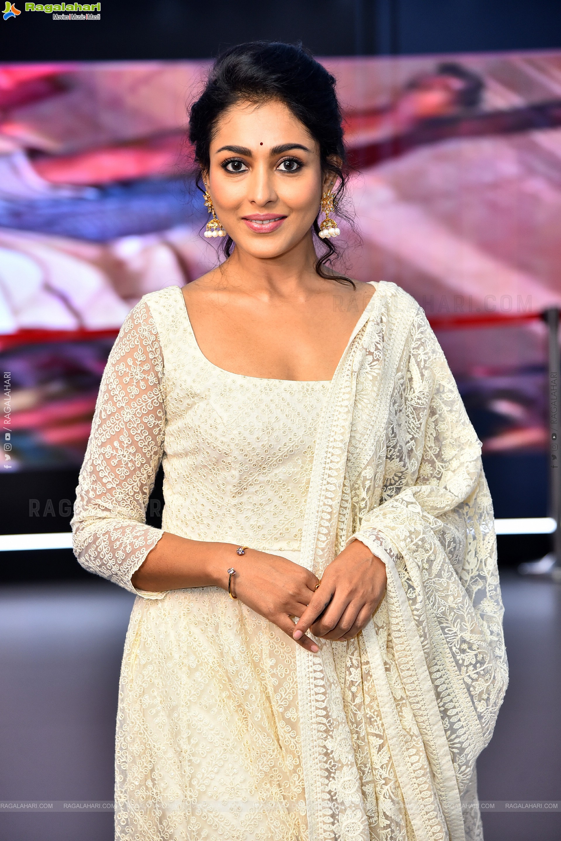 Madhu Shalini at Kanya Kumari Trailer Launch, HD Gallery