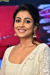 Madhu Shalini at Kanya Kumari Trailer Launch, HD Gallery