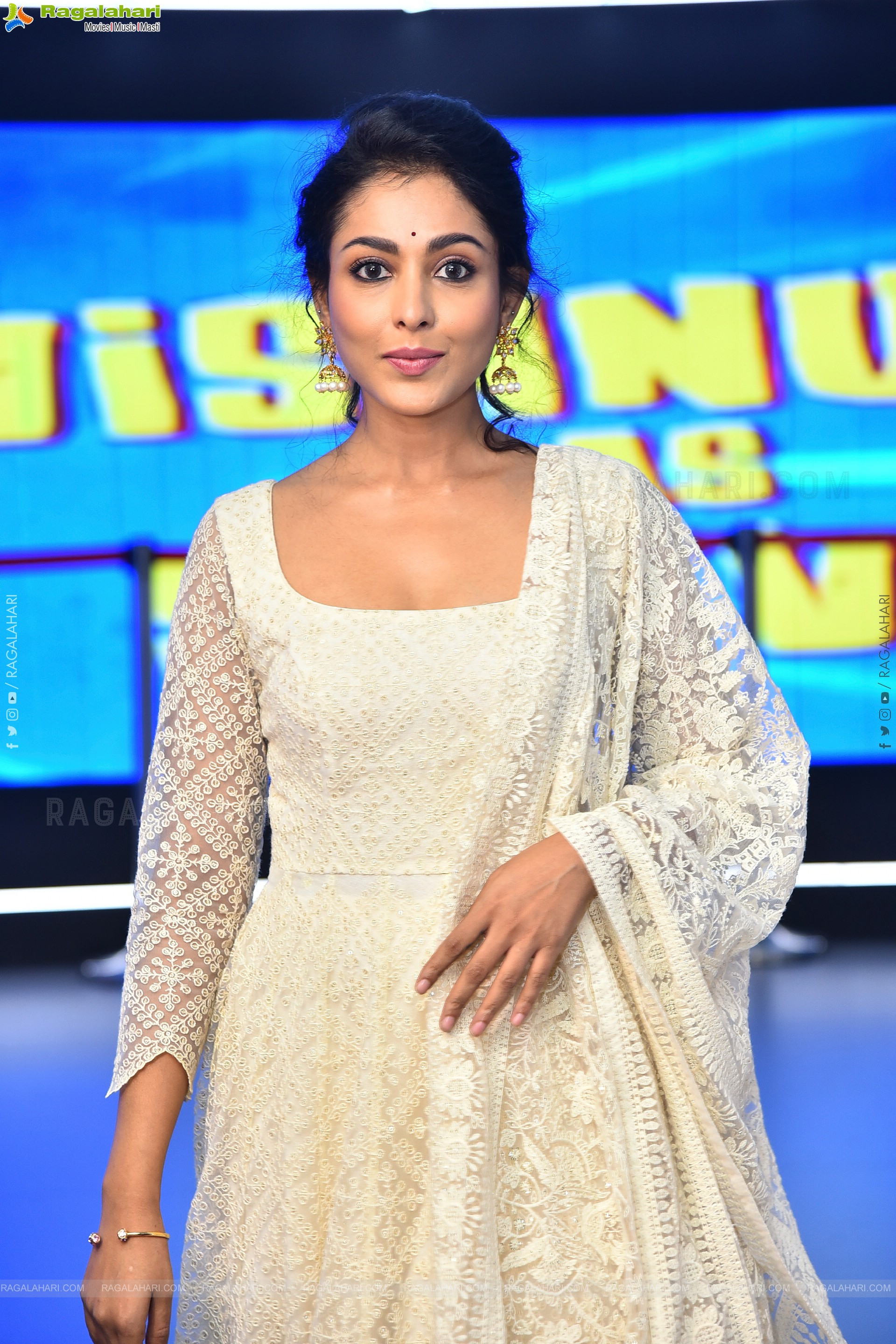 Madhu Shalini at Kanya Kumari Trailer Launch, HD Gallery