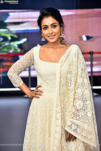 Madhu Shalini at Kanya Kumari Trailer Launch, HD Gallery
