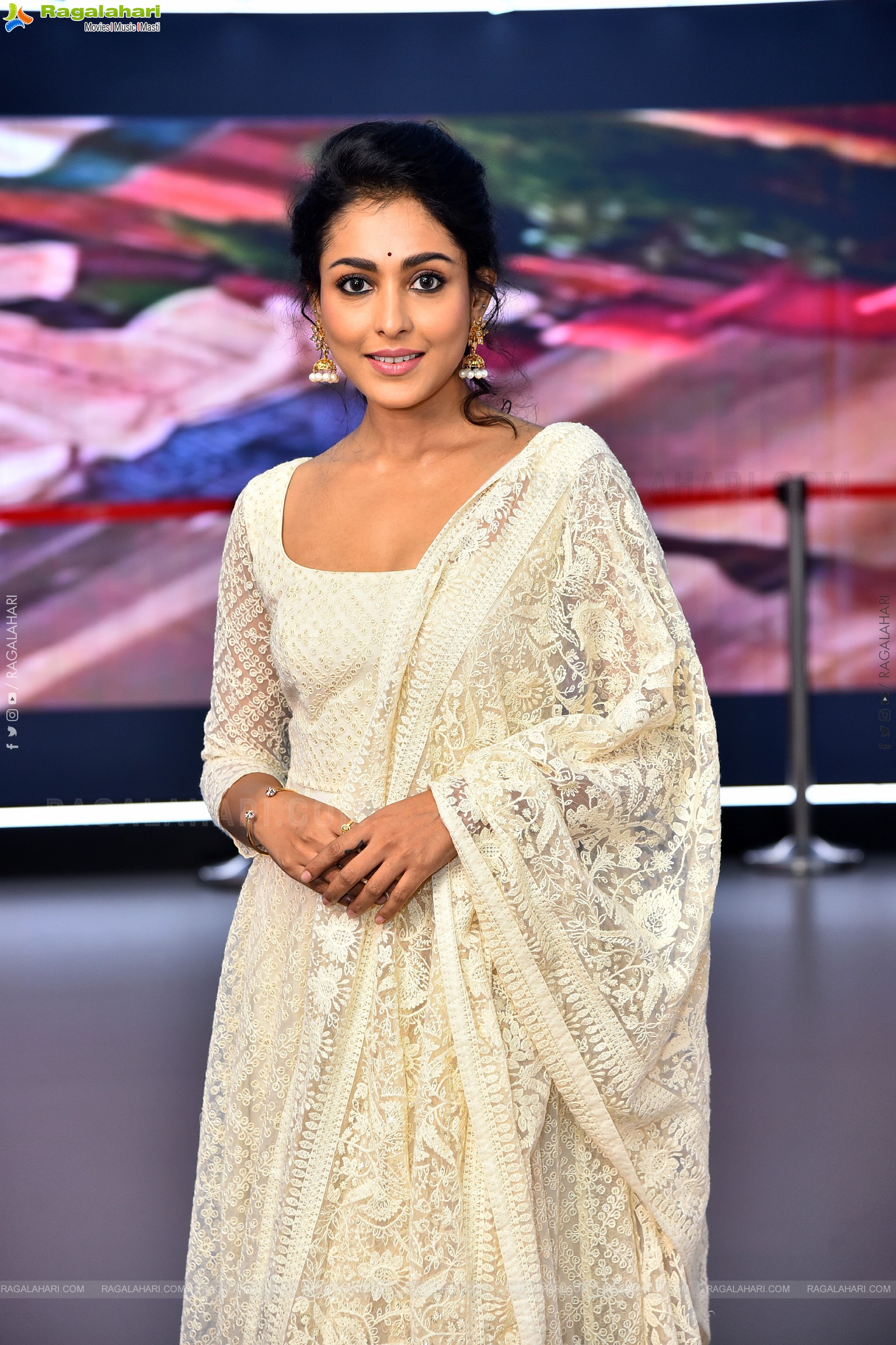 Madhu Shalini at Kanya Kumari Trailer Launch, HD Gallery