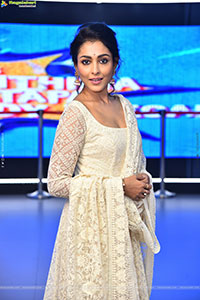 Madhu Shalini at Kanya Kumari Trailer Launch, HD Gallery