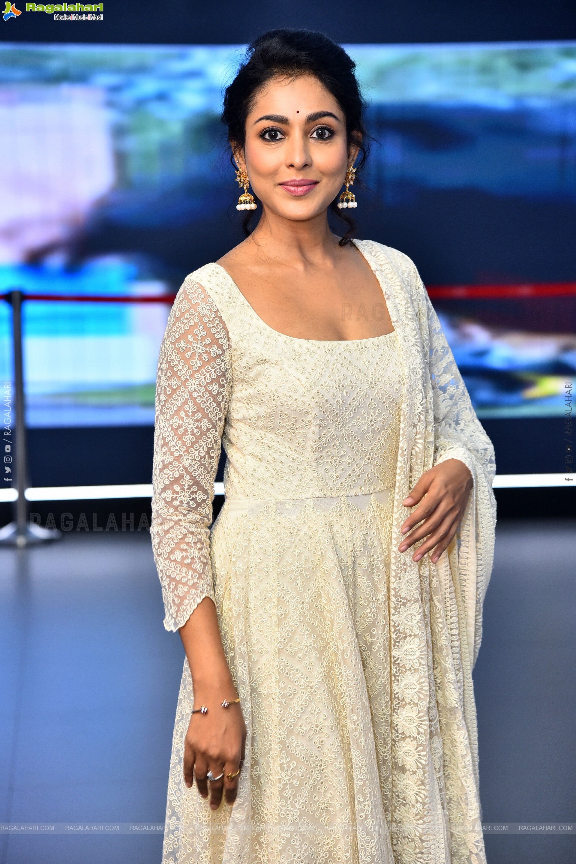 Madhu Shalini at Kanya Kumari Trailer Launch, HD Gallery