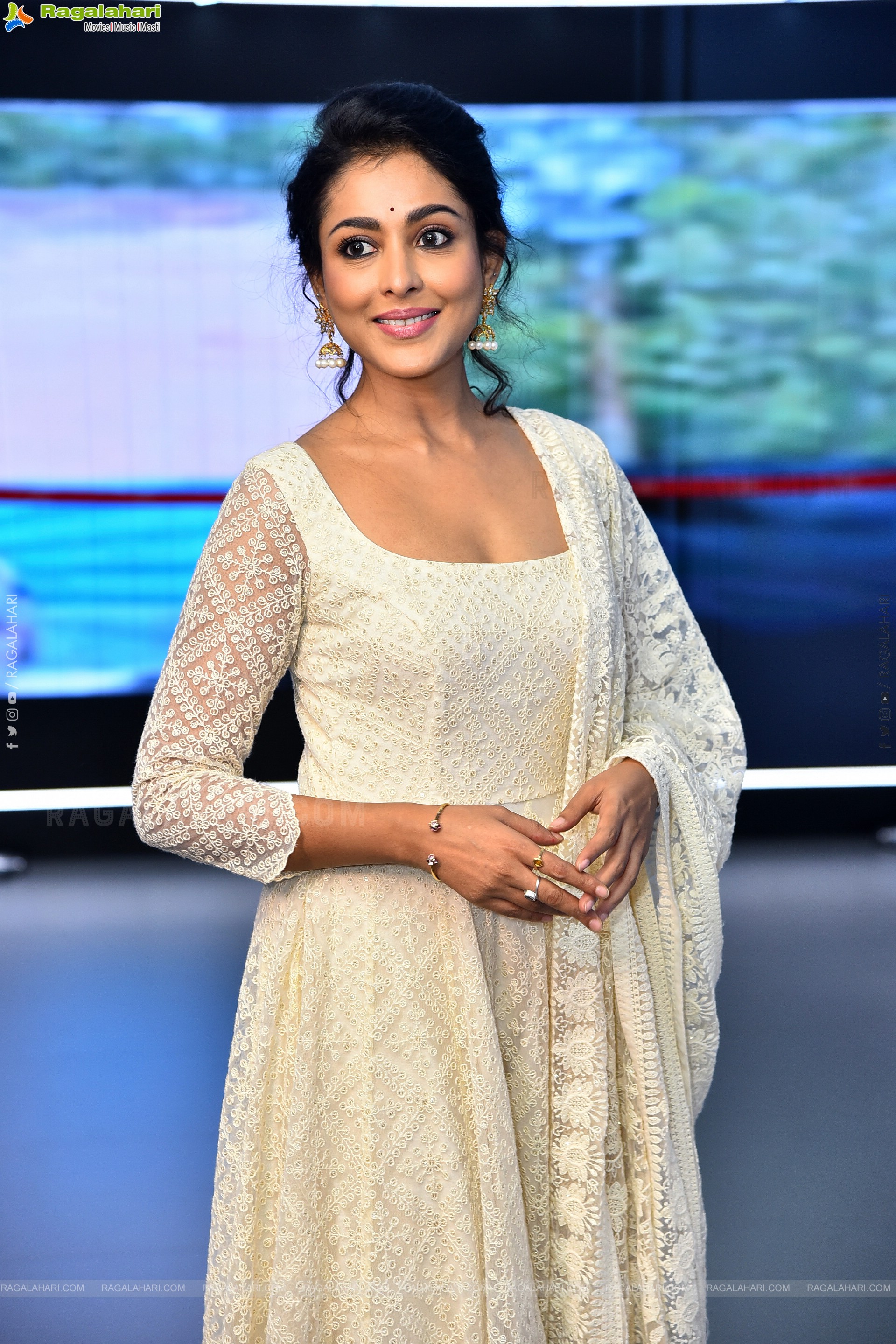 Madhu Shalini at Kanya Kumari Trailer Launch, HD Gallery