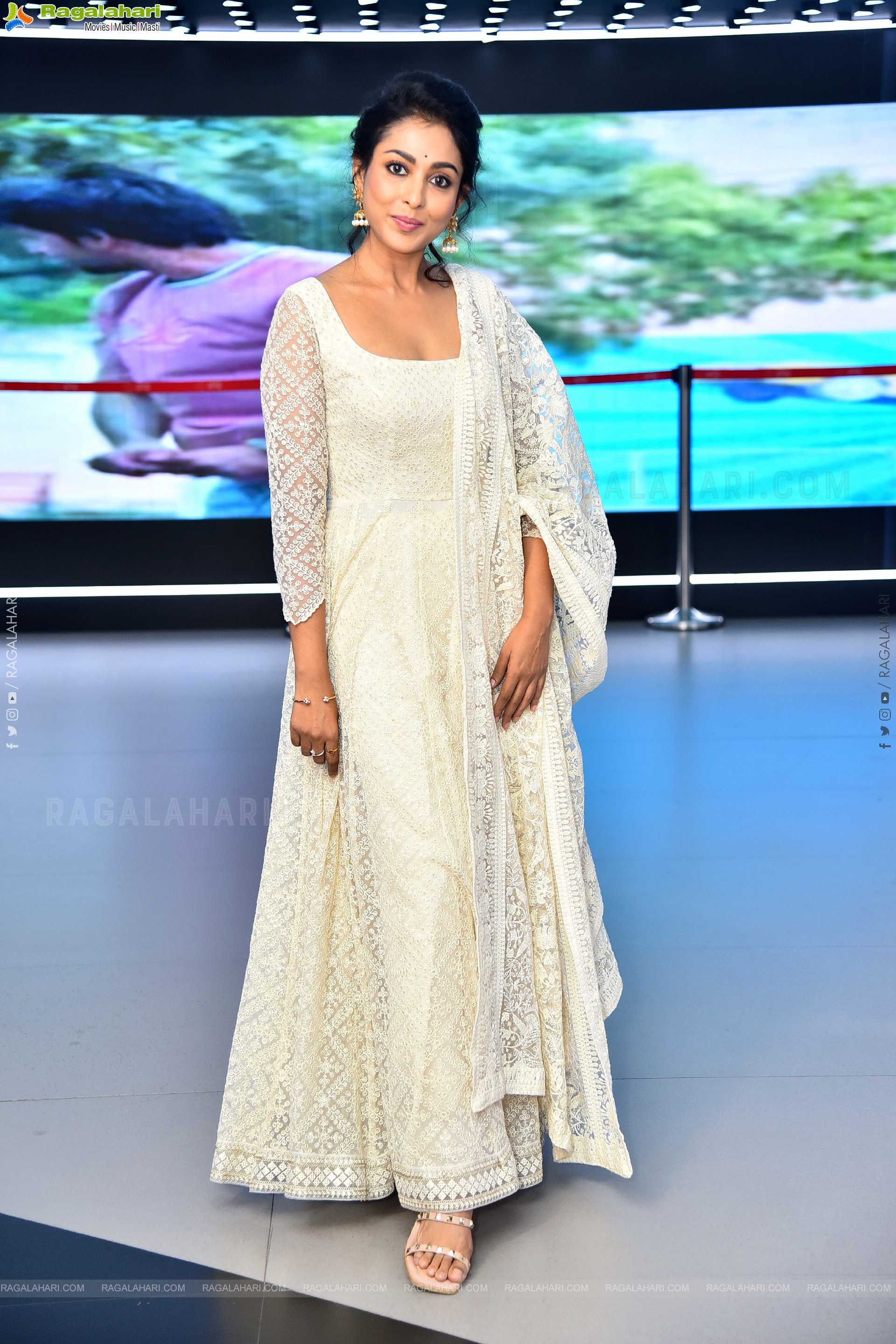 Madhu Shalini at Kanya Kumari Trailer Launch, HD Gallery