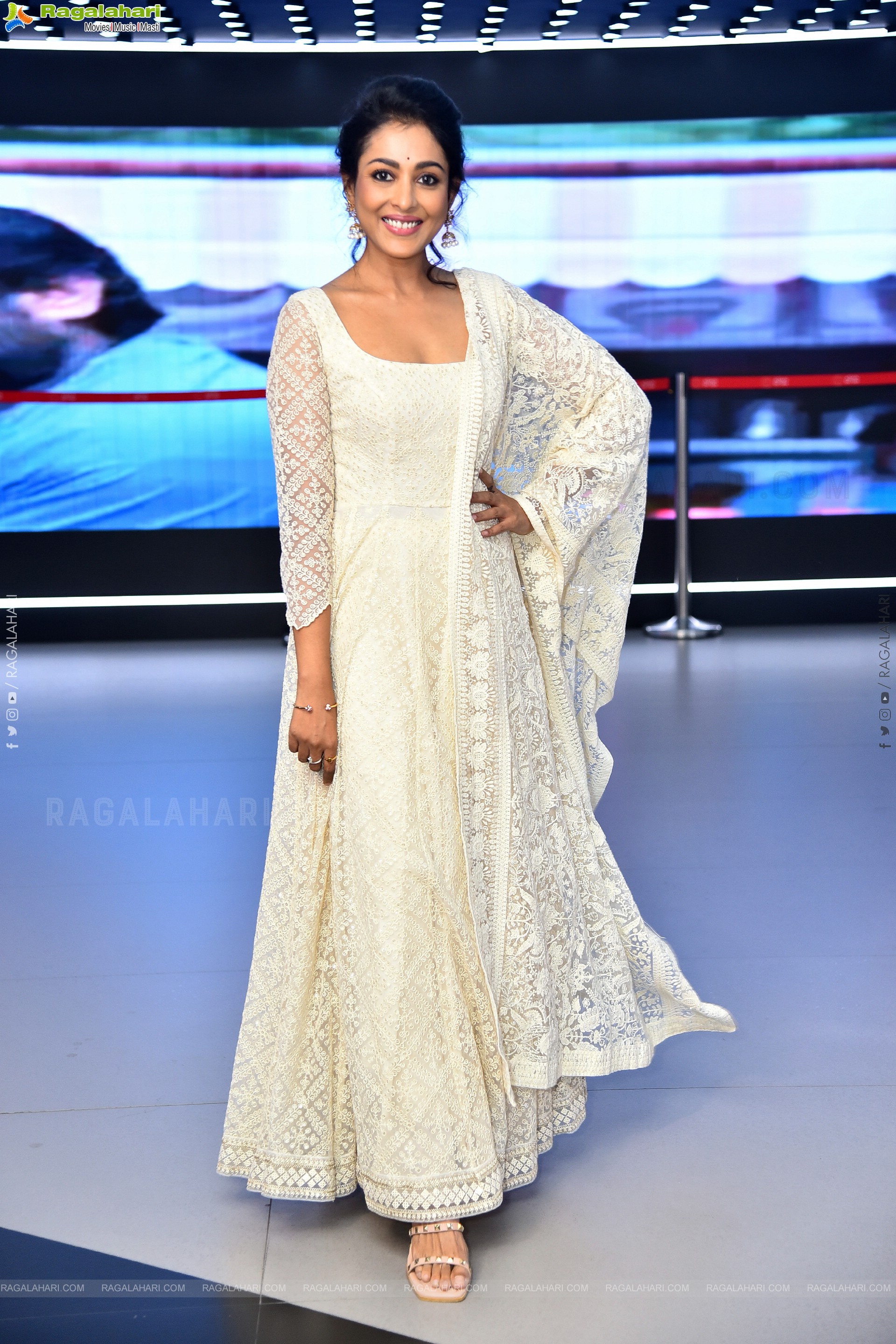 Madhu Shalini at Kanya Kumari Trailer Launch, HD Gallery
