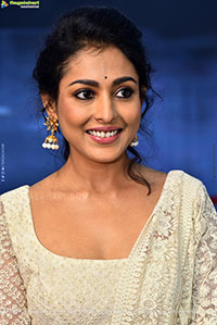 Madhu Shalini at Kanya Kumari Trailer Launch, HD Gallery