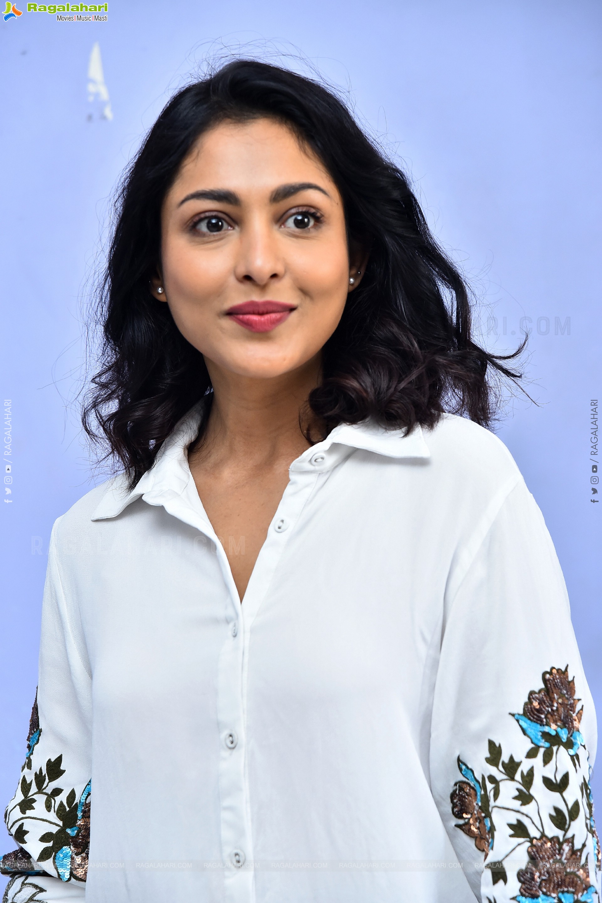 Madhu Shalini Latest Stills, HD Gallery