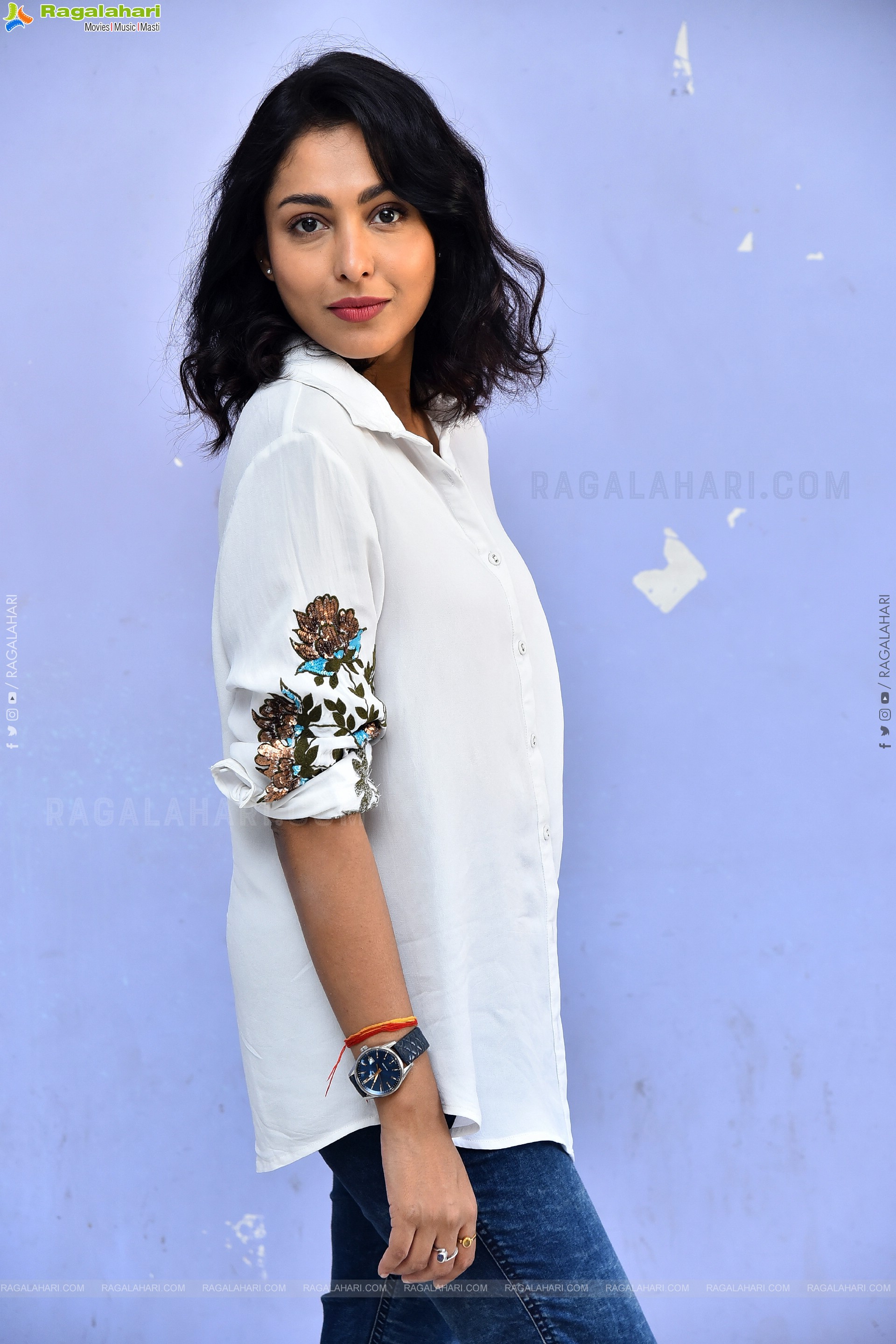 Madhu Shalini Latest Stills, HD Gallery