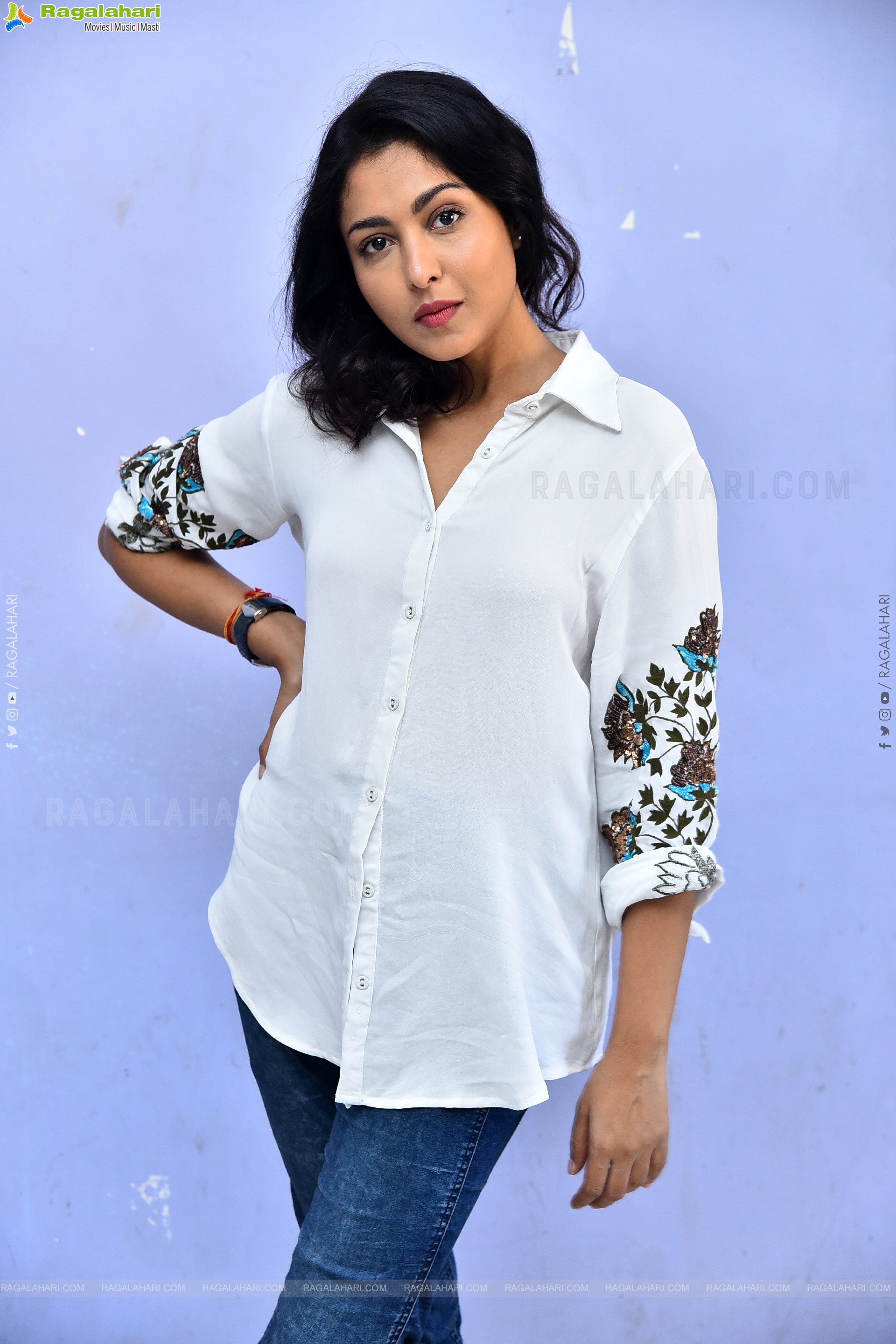 Madhu Shalini Latest Stills, HD Gallery