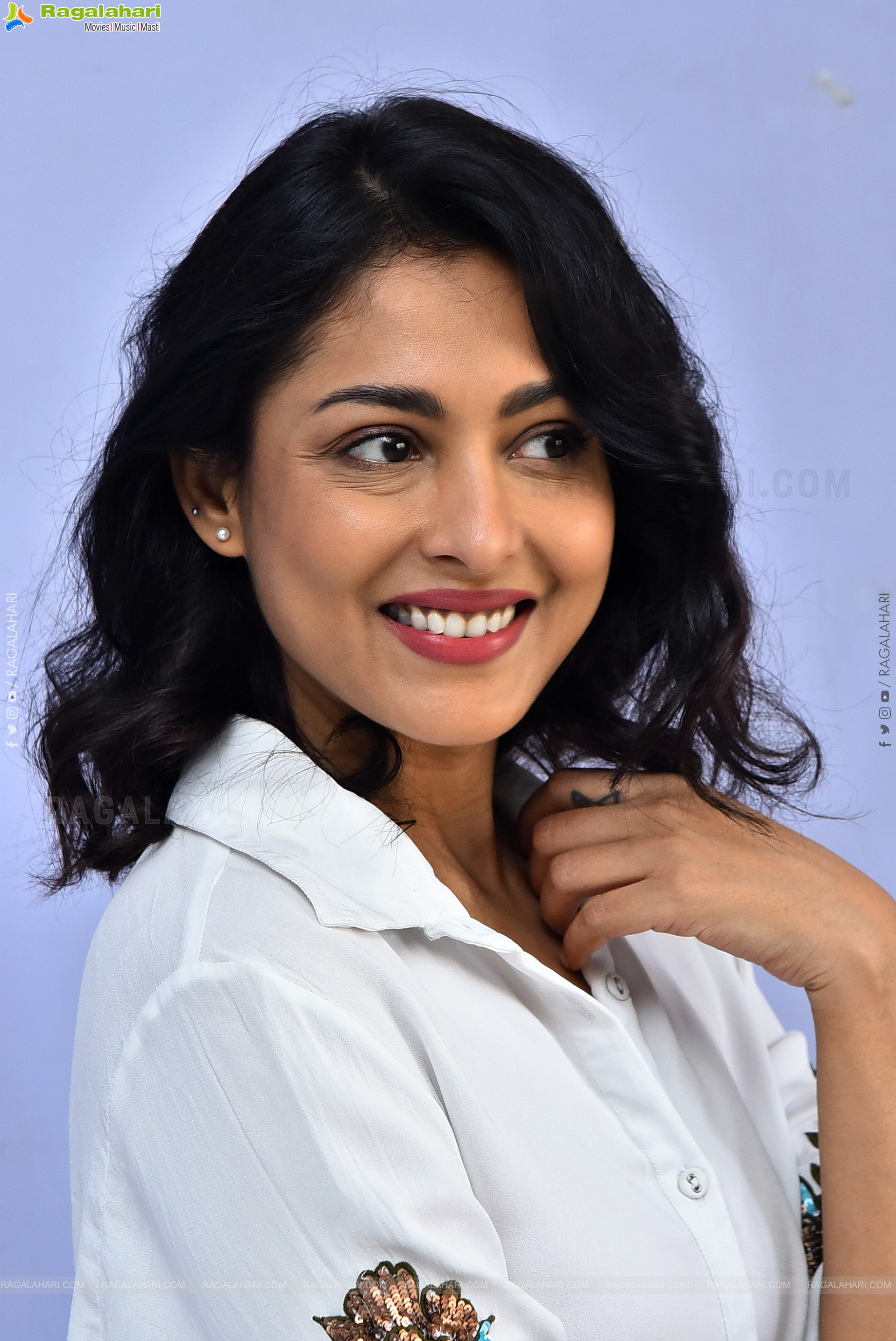 Madhu Shalini Latest Stills, HD Gallery