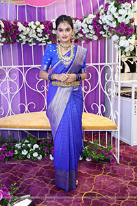 Manu Malleshwari Poses with Designer Jewellery, HD Gallery