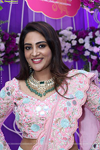 Nirupama stills in Designer Saree, HD Gallery