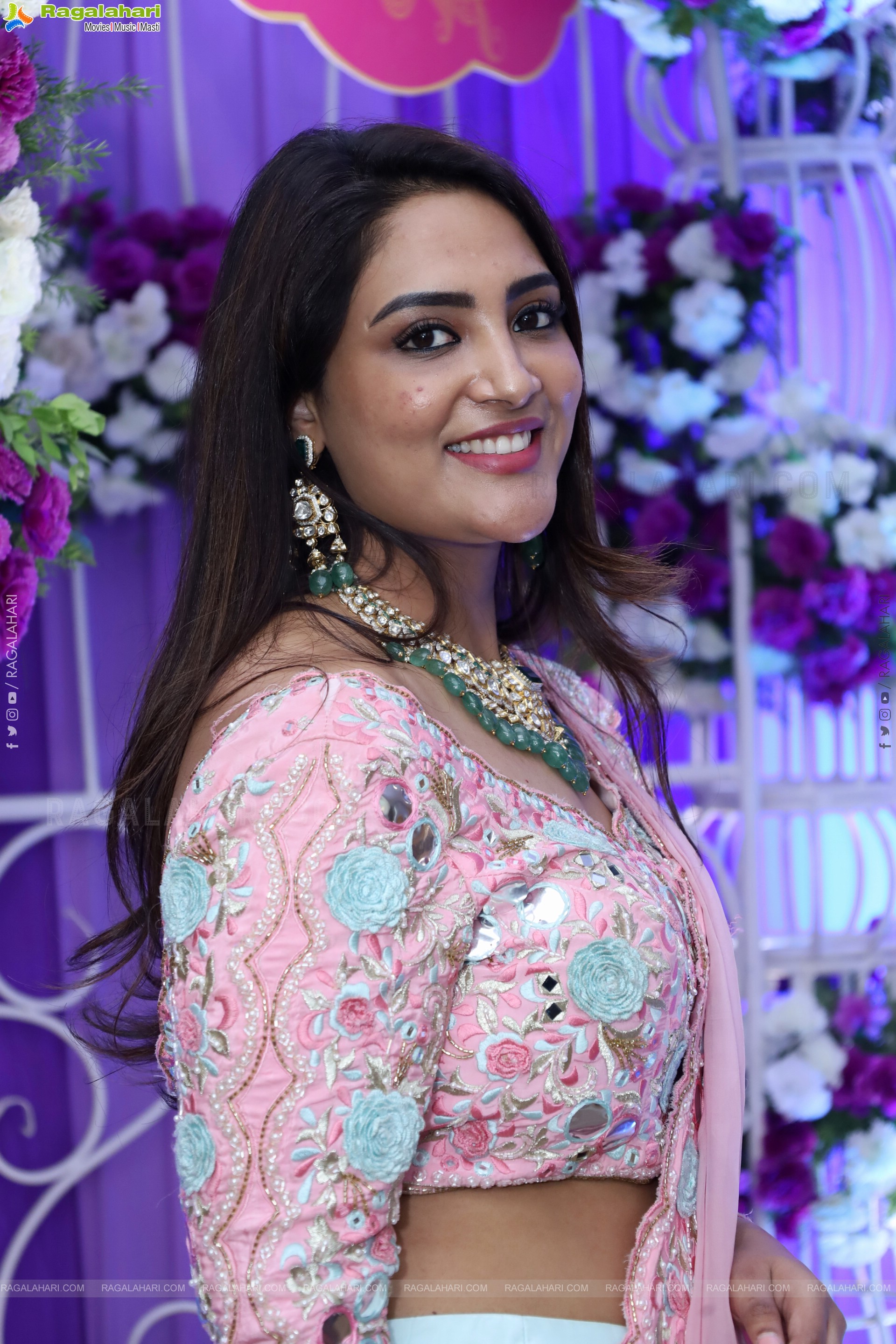 Nirupama stills in Designer Saree, HD Gallery