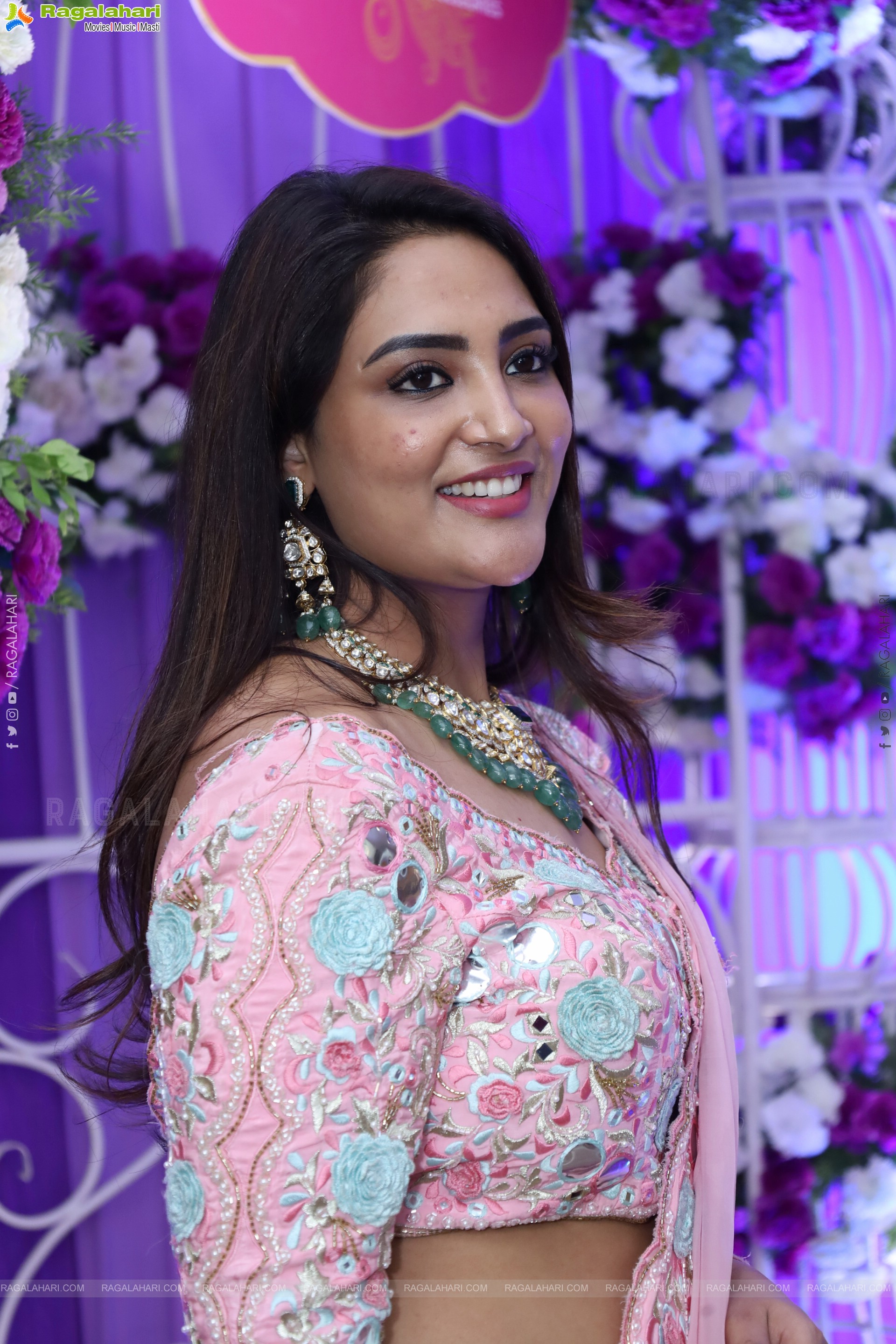 Nirupama stills in Designer Saree, HD Gallery