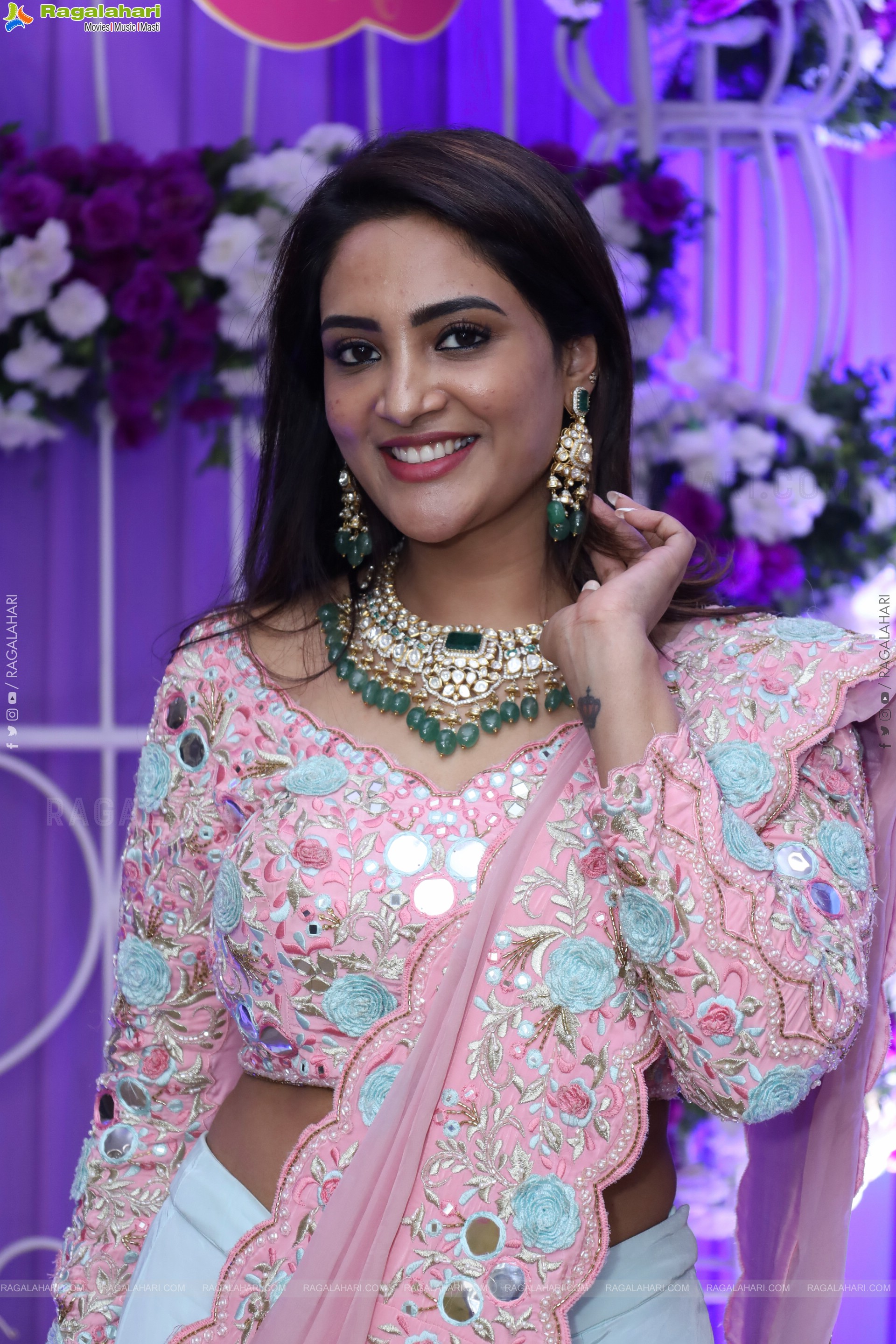 Nirupama stills in Designer Saree, HD Gallery