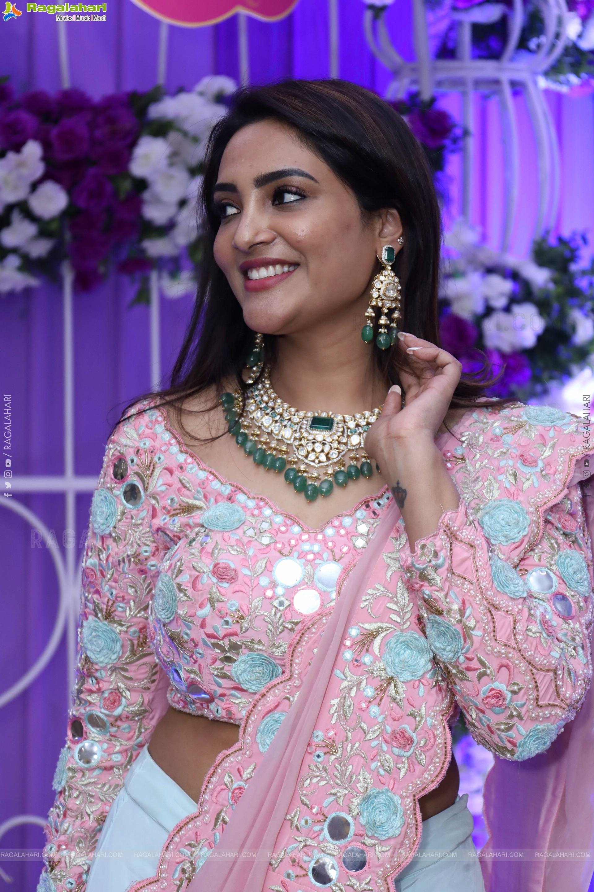Nirupama stills in Designer Saree, HD Gallery