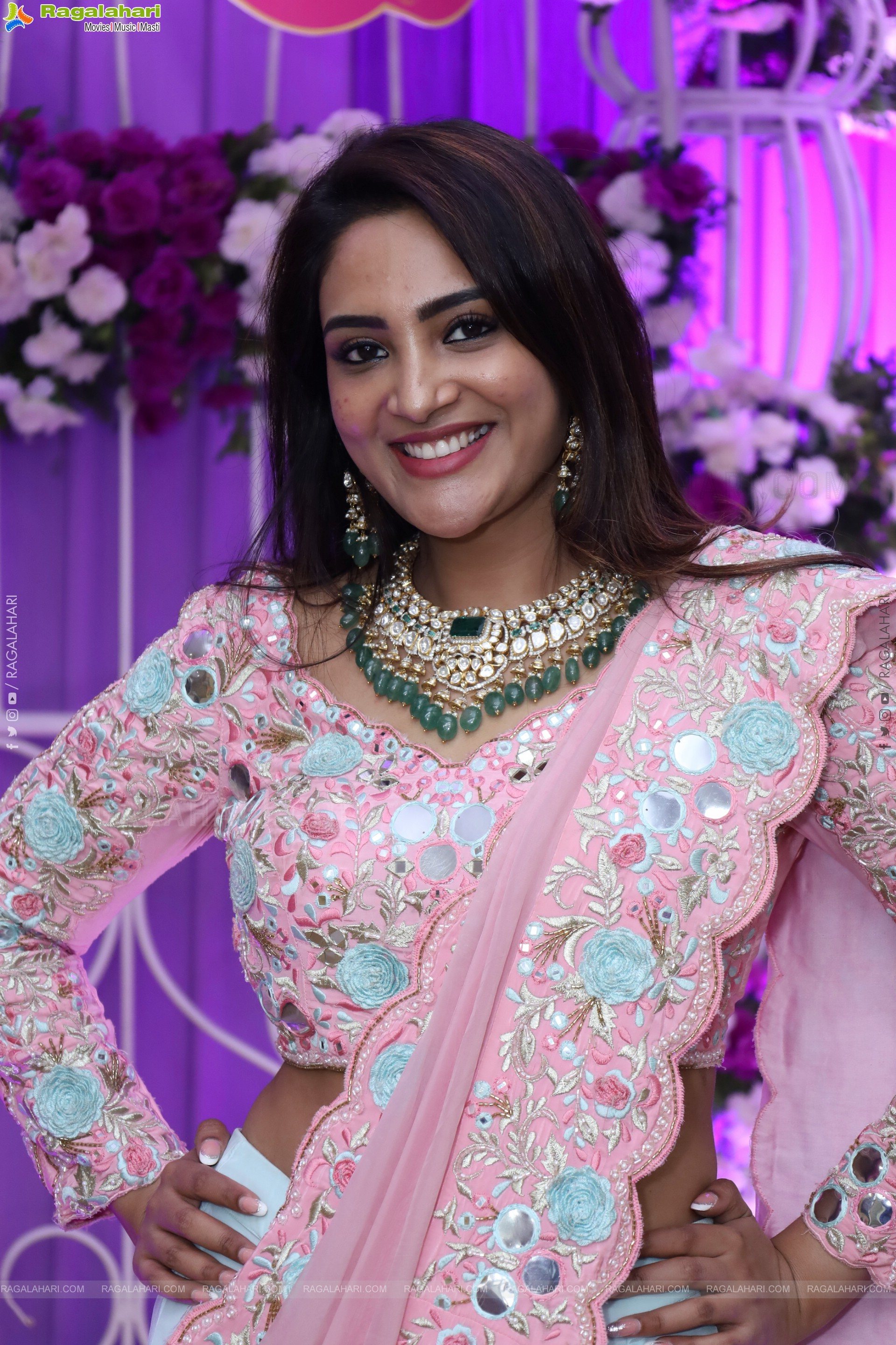 Nirupama stills in Designer Saree, HD Gallery