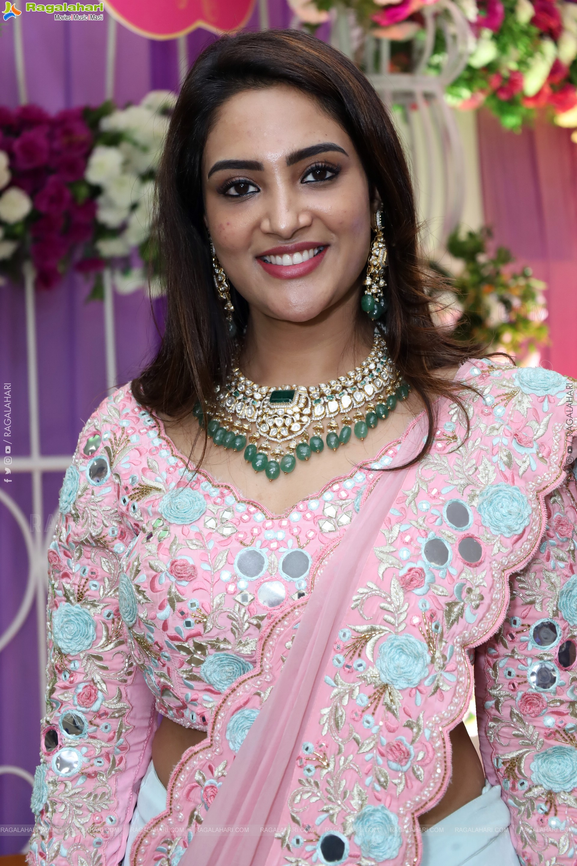 Nirupama stills in Designer Saree, HD Gallery