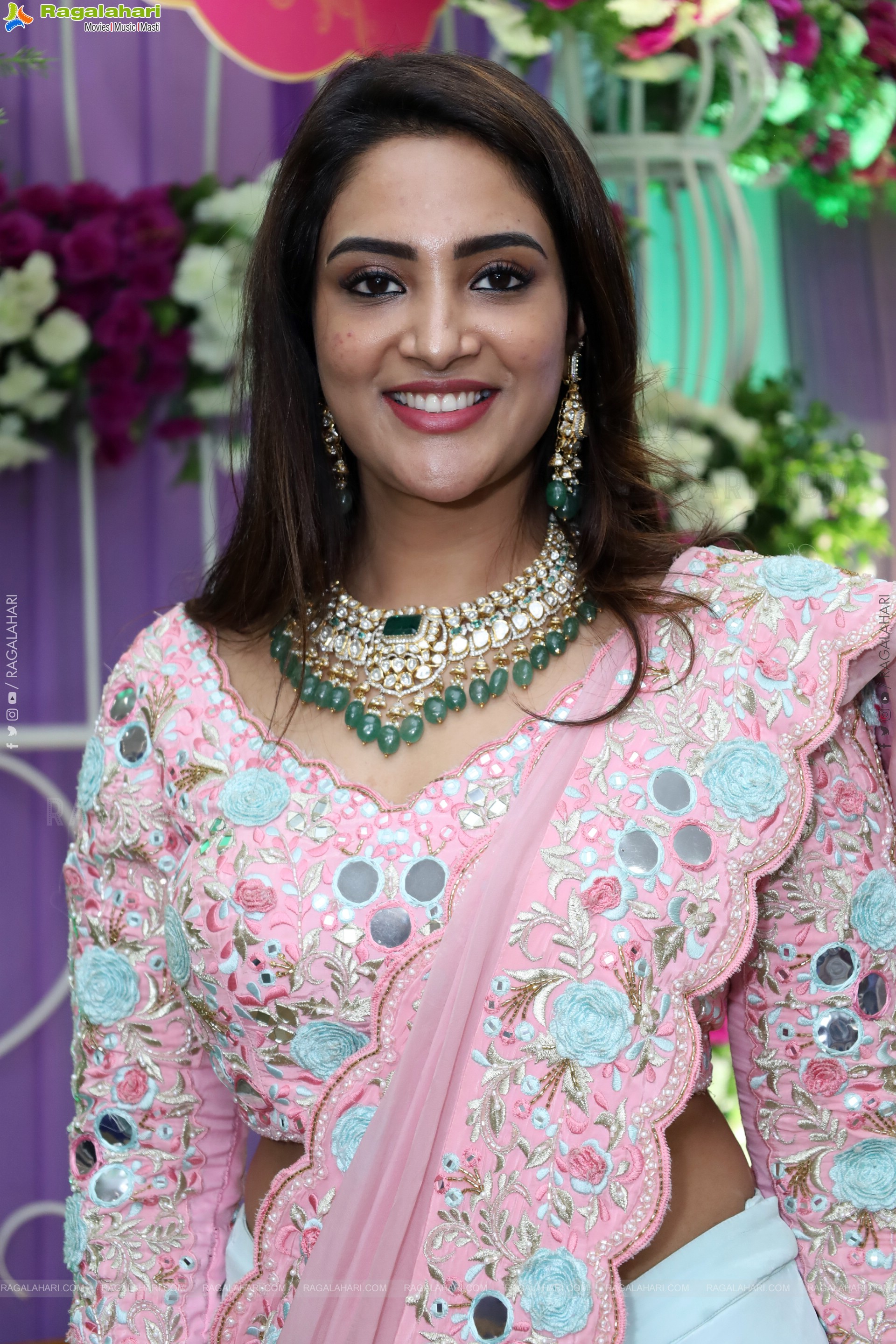 Nirupama stills in Designer Saree, HD Gallery