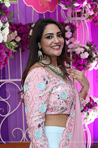 Nirupama stills in Designer Saree, HD Gallery
