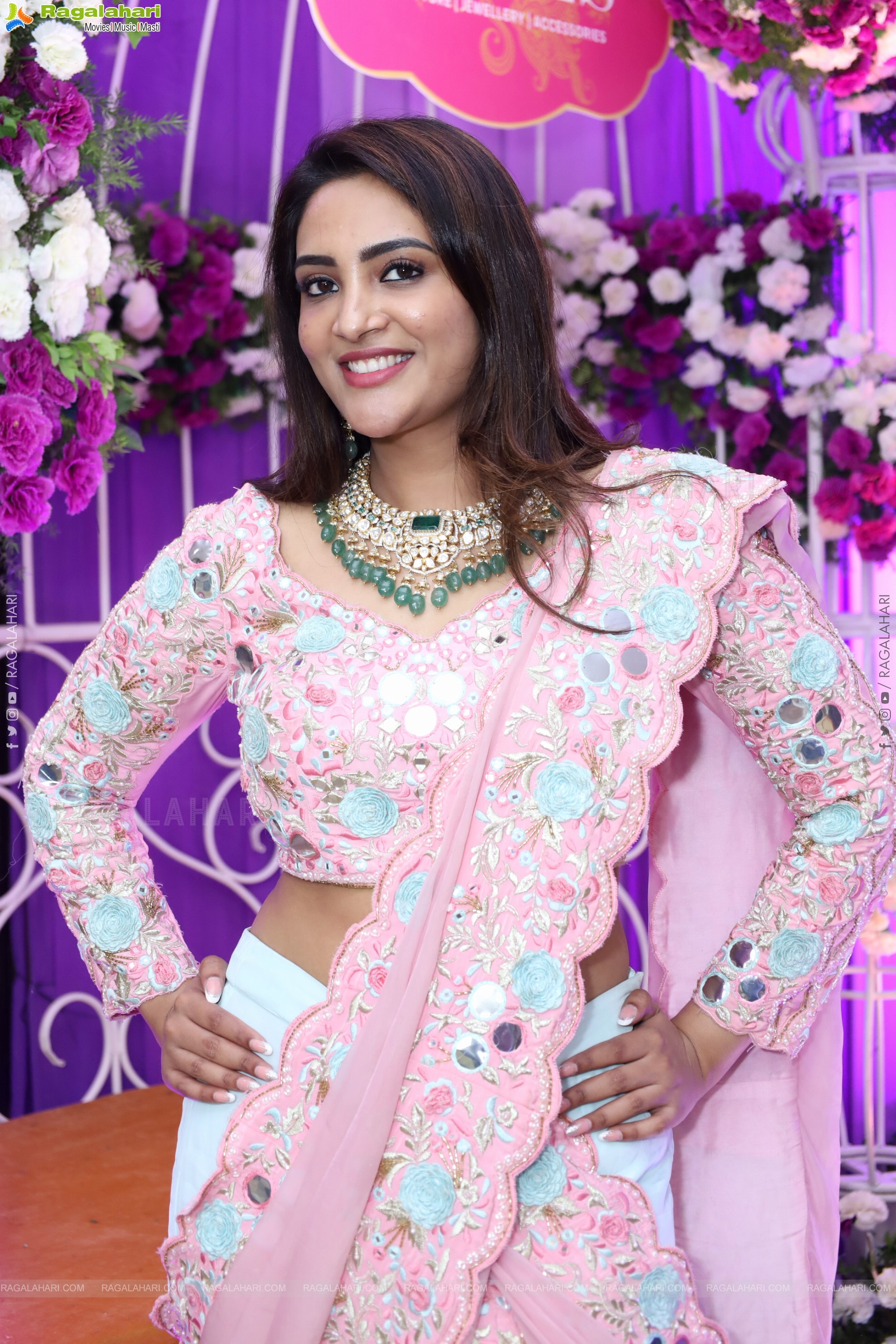 Nirupama stills in Designer Saree, HD Gallery