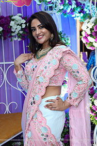 Nirupama stills in Designer Saree, HD Gallery