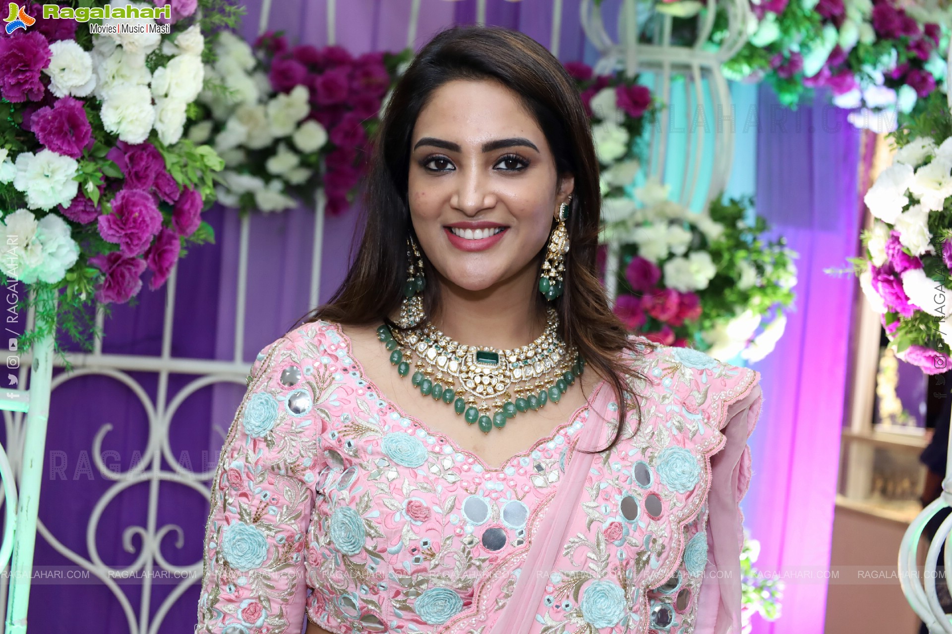 Nirupama stills in Designer Saree, HD Gallery
