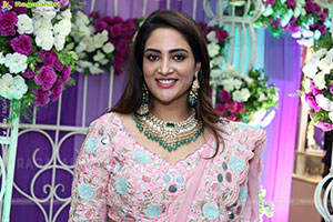 Nirupama stills in Designer Saree, HD Gallery