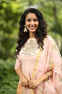 Riya Suman at Krazy Kings Studios LLP New Movie Launch