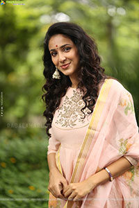 Riya Suman at Krazy Kings Studios LLP New Movie Launch