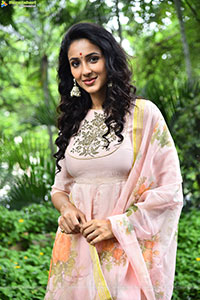 Riya Suman at Krazy Kings Studios LLP New Movie Launch
