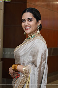 Sravanthi Chokarapu at Hi Life Exhibition Grand Launch