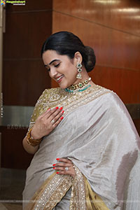 Sravanthi Chokarapu at Hi Life Exhibition Grand Launch
