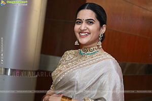 Sravanthi Chokarapu at Hi Life Exhibition Grand Launch