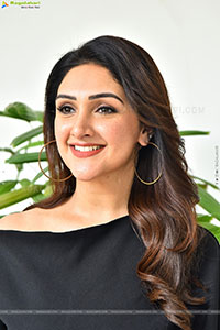 Sridevi Vijaykumar at Sundarakanda Movie Interview