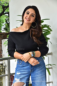 Sridevi Vijaykumar at Sundarakanda Movie Interview
